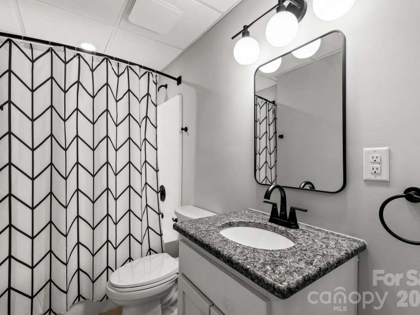 2718 Peverell Lane, Charlotte, NC 28270.  MLS# CAR4402678, YatesRealty ID 38247. 