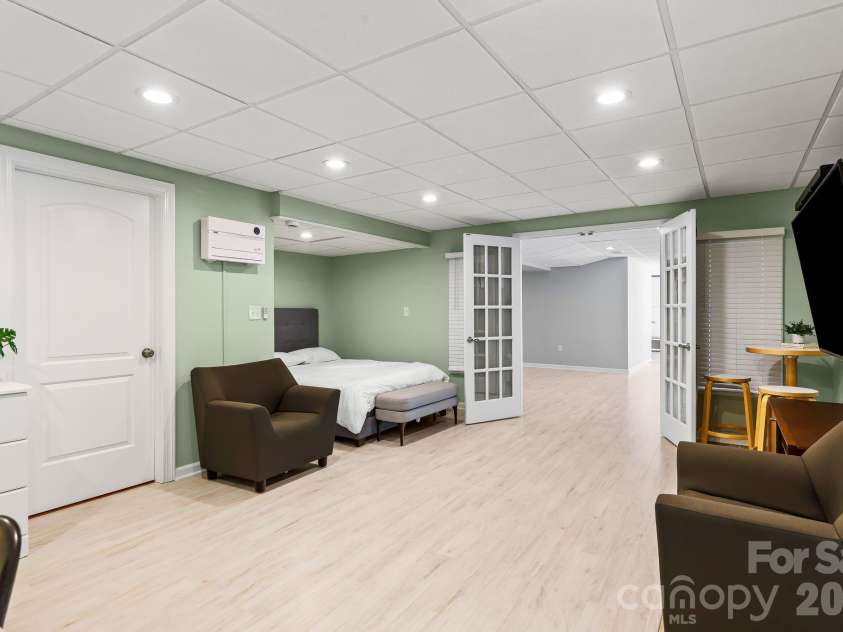 2718 Peverell Lane, Charlotte, NC 28270.  MLS# CAR4402678, YatesRealty ID 38247. 
