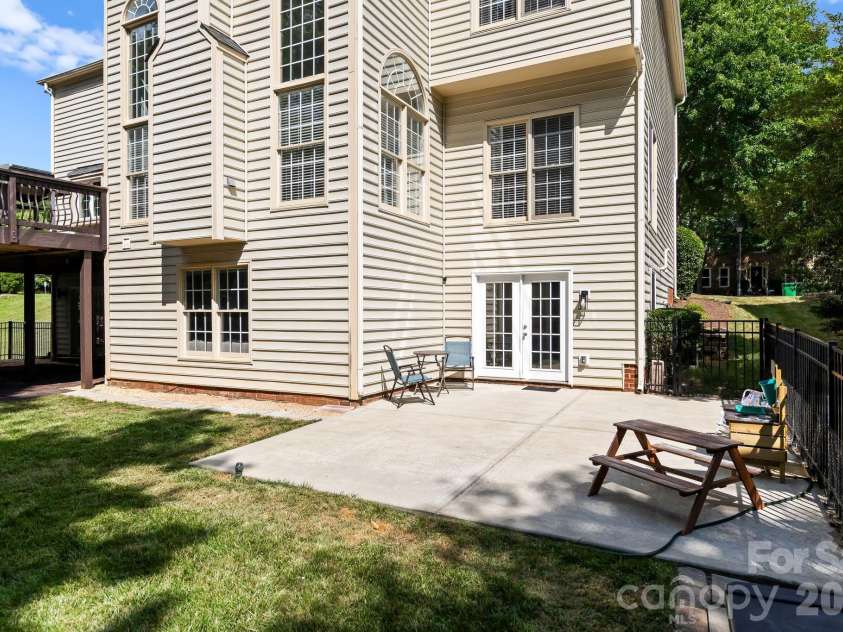 2718 Peverell Lane, Charlotte, NC 28270.  MLS# CAR4402678, YatesRealty ID 38247. 