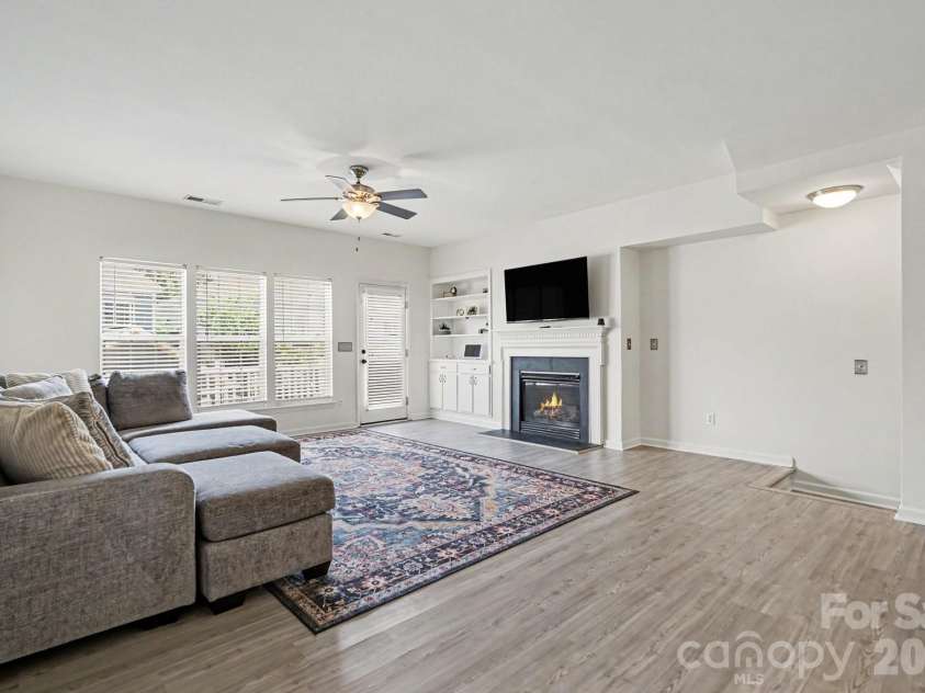 12727 Bullock Greenway Boulevard, Charlotte, NC 28277.  MLS# CAR4394540, YatesRealty ID 38248. 