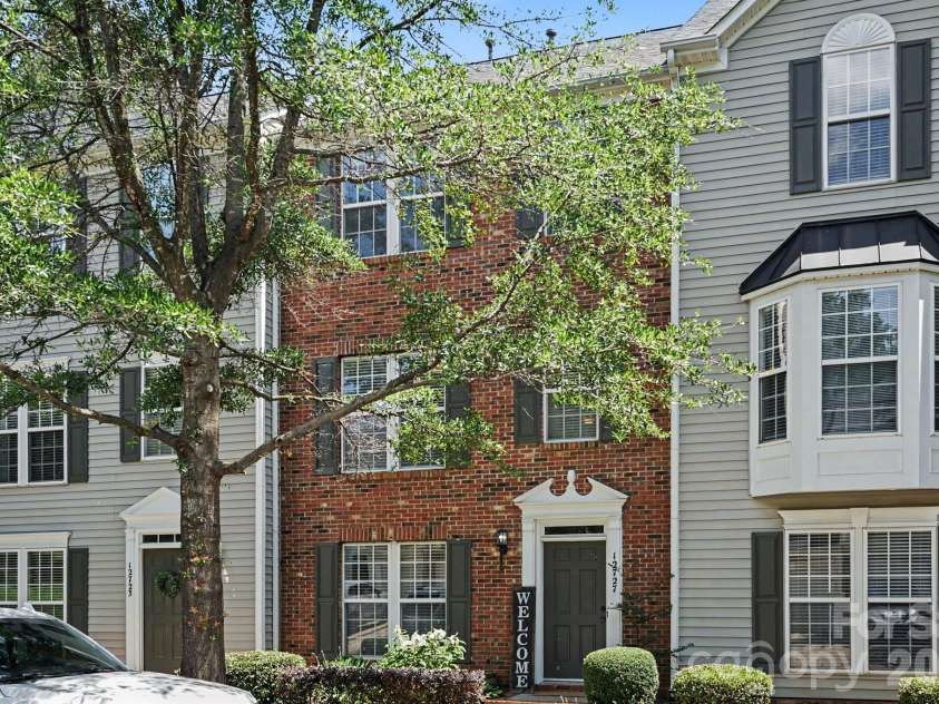12727 Bullock Greenway Boulevard, Charlotte, NC 28277.  MLS# CAR4394540, YatesRealty ID 38248. 