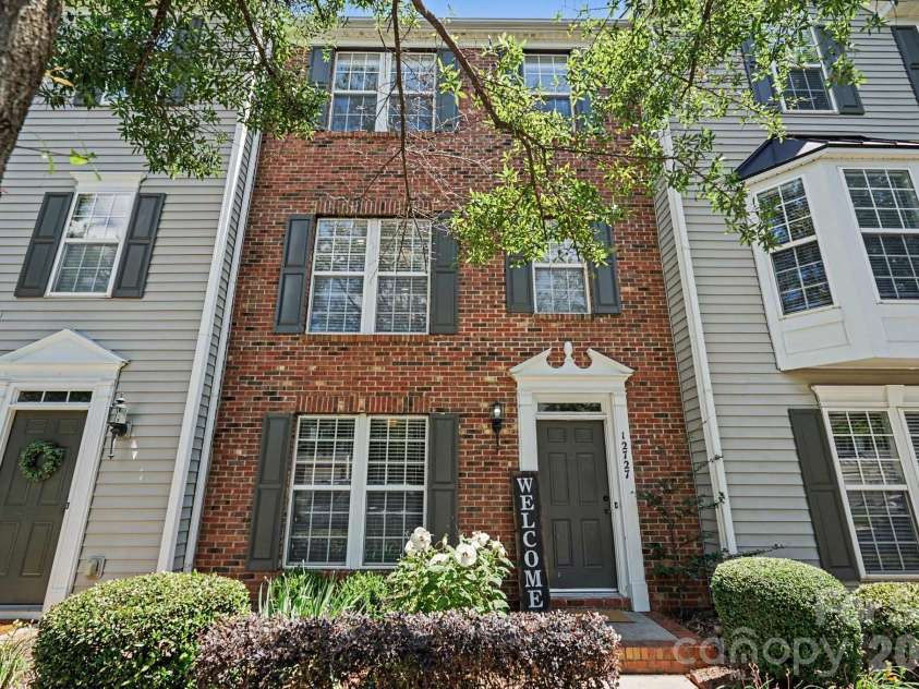 12727 Bullock Greenway Boulevard, Charlotte, NC 28277.  MLS# CAR4394540, YatesRealty ID 38248. 