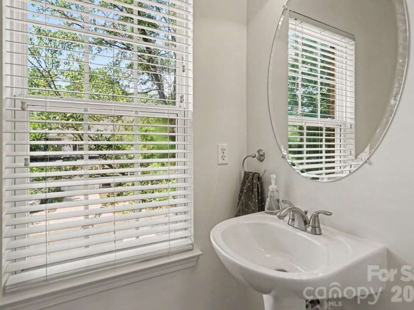 12727 Bullock Greenway Boulevard, Charlotte, NC 28277.  MLS# CAR4394540, YatesRealty ID 38248. Half bath