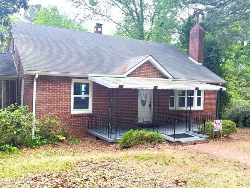 205 Sunrise Avenue, Mount Gilead, NC 27306.  MLS# CAR4378550, YatesRealty ID 38251. 