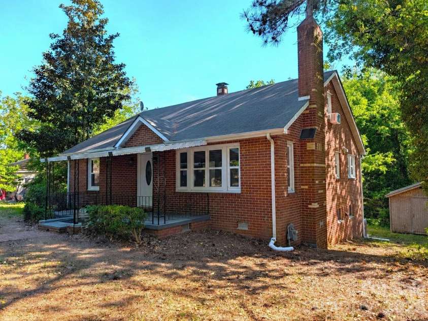 205 Sunrise Avenue, Mount Gilead, NC 27306.  MLS# CAR4378550, YatesRealty ID 38251. 