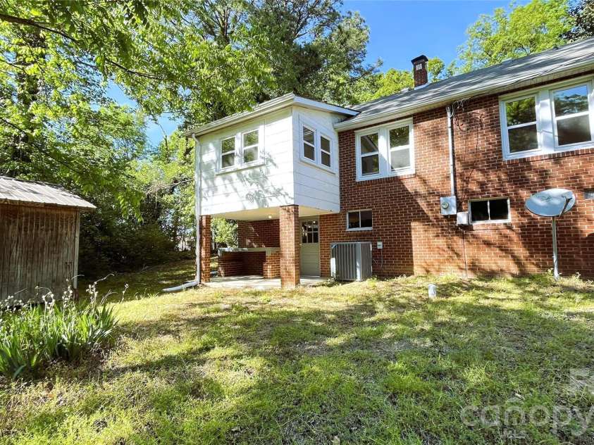 205 Sunrise Avenue, Mount Gilead, NC 27306.  MLS# CAR4378550, YatesRealty ID 38251. 
