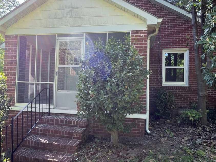 205 Sunrise Avenue, Mount Gilead, NC 27306.  MLS# CAR4378550, YatesRealty ID 38251. 