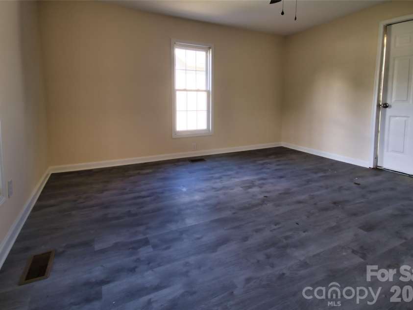 3209 Lowell Road, Gastonia, NC 28054.  MLS# CAR4405388, YatesRealty ID 38252. 