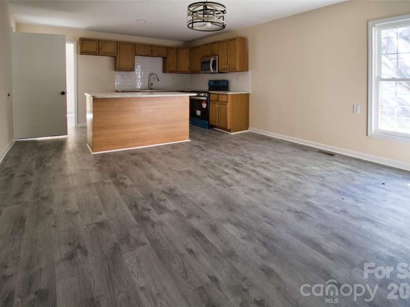 3209 Lowell Road, Gastonia, NC 28054.  MLS# CAR4405388, YatesRealty ID 38252. 