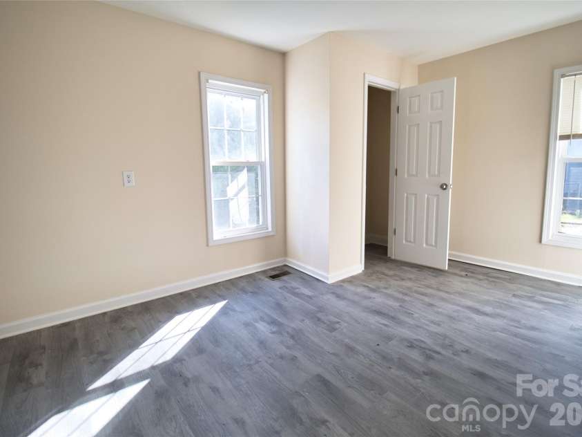 3209 Lowell Road, Gastonia, NC 28054.  MLS# CAR4405388, YatesRealty ID 38252. 