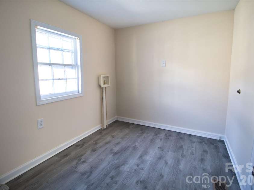 3209 Lowell Road, Gastonia, NC 28054.  MLS# CAR4405388, YatesRealty ID 38252. 