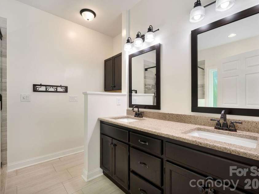 10846 Tyler Brook Lane, Mint Hill, NC 28227.  MLS# CAR4392416, YatesRealty ID 38253. Primary Bathroom