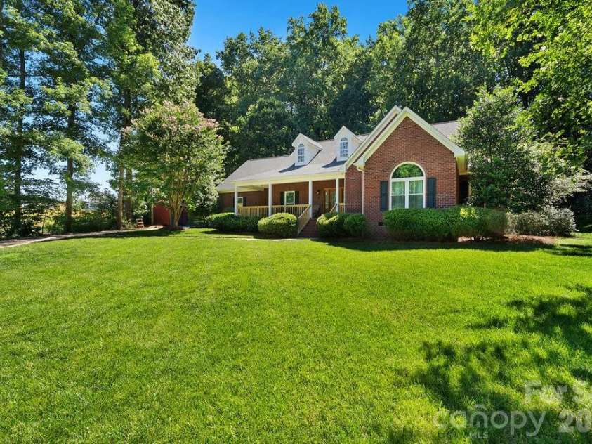 10846 Tyler Brook Lane, Mint Hill, NC 28227.  MLS# CAR4431342, YatesRealty ID 38253. 