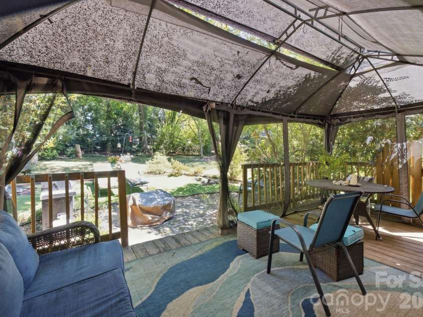 21235 Sandy Cove Road, Cornelius, NC 28031.  MLS# CAR4404400, YatesRealty ID 38254. 