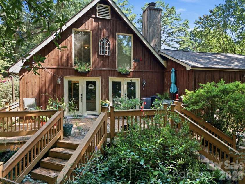 21235 Sandy Cove Road, Cornelius, NC 28031.  MLS# CAR4404400, YatesRealty ID 38254. 