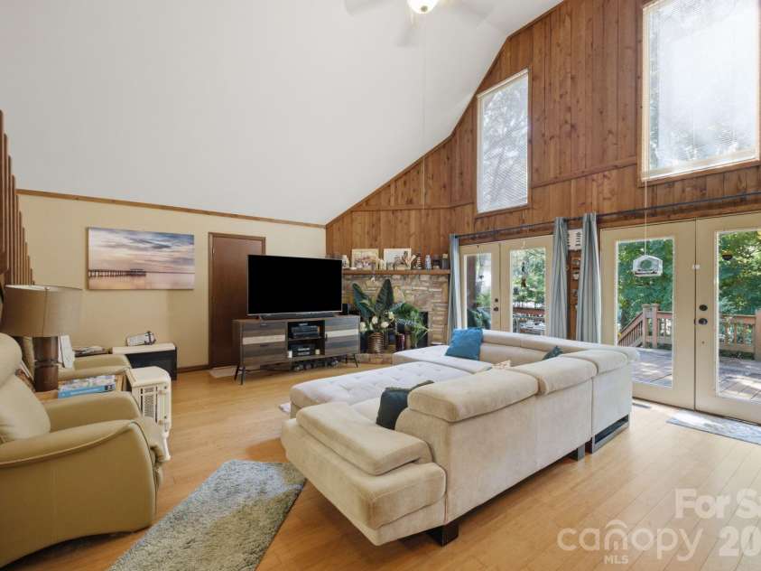 21235 Sandy Cove Road, Cornelius, NC 28031.  MLS# CAR4404400, YatesRealty ID 38254. 