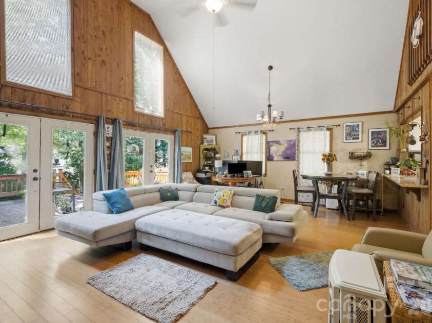 21235 Sandy Cove Road, Cornelius, NC 28031.  MLS# CAR4404400, YatesRealty ID 38254. 