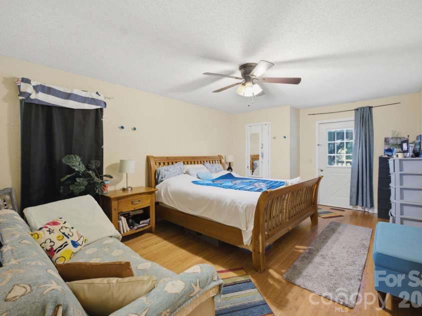 21235 Sandy Cove Road, Cornelius, NC 28031.  MLS# CAR4404400, YatesRealty ID 38254. 