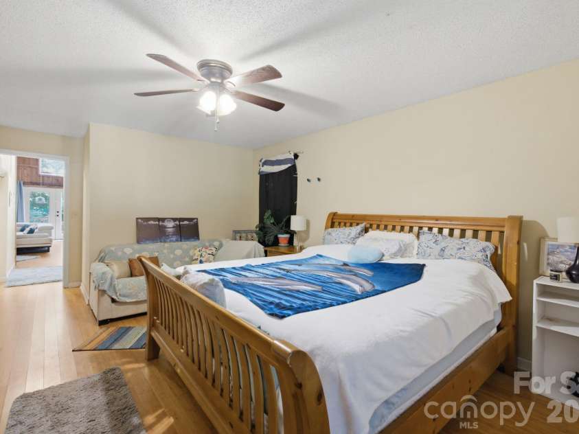 21235 Sandy Cove Road, Cornelius, NC 28031.  MLS# CAR4404400, YatesRealty ID 38254. 
