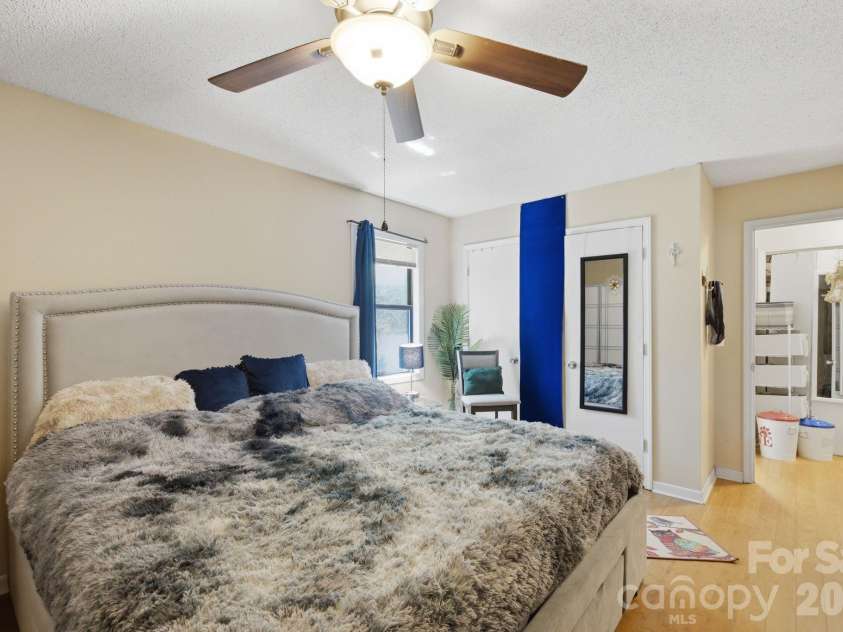 21235 Sandy Cove Road, Cornelius, NC 28031.  MLS# CAR4404400, YatesRealty ID 38254. 