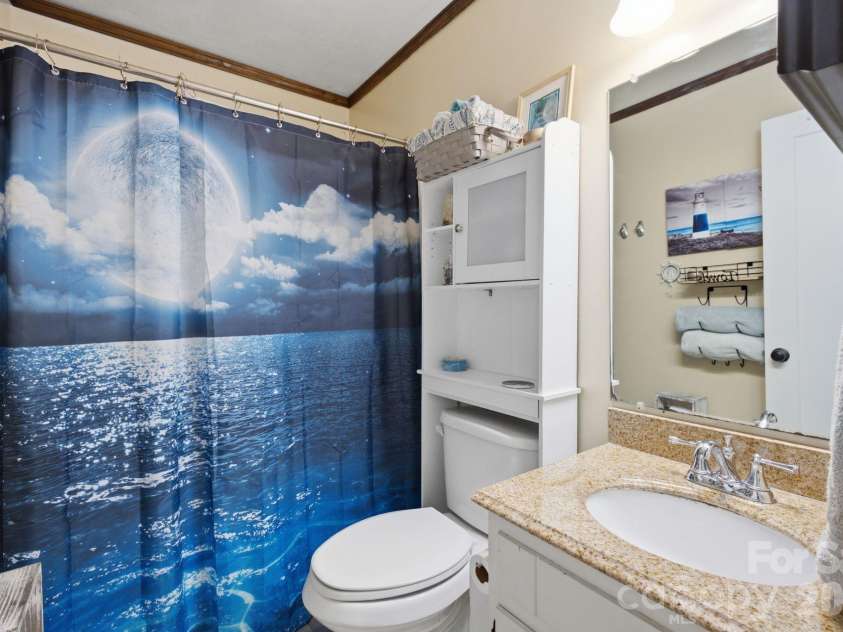 21235 Sandy Cove Road, Cornelius, NC 28031.  MLS# CAR4404400, YatesRealty ID 38254. 
