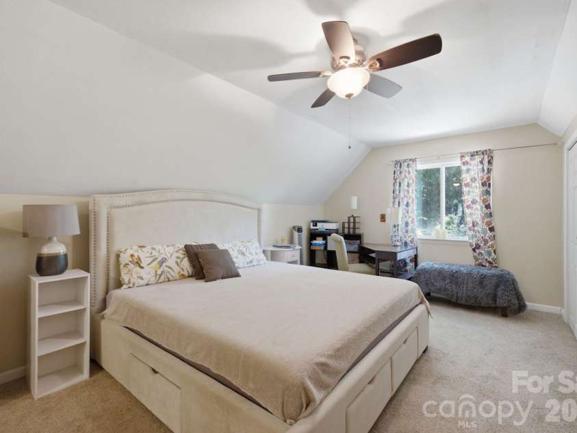 21235 Sandy Cove Road, Cornelius, NC 28031.  MLS# CAR4404400, YatesRealty ID 38254. 