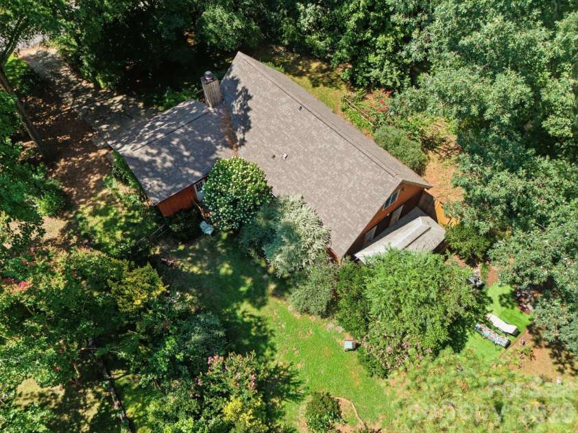 21235 Sandy Cove Road, Cornelius, NC 28031.  MLS# CAR4404400, YatesRealty ID 38254. 