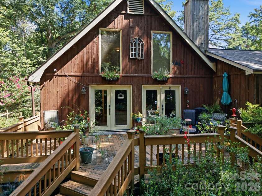 21235 Sandy Cove Road, Cornelius, NC 28031.  MLS# CAR4404400, YatesRealty ID 38254. 