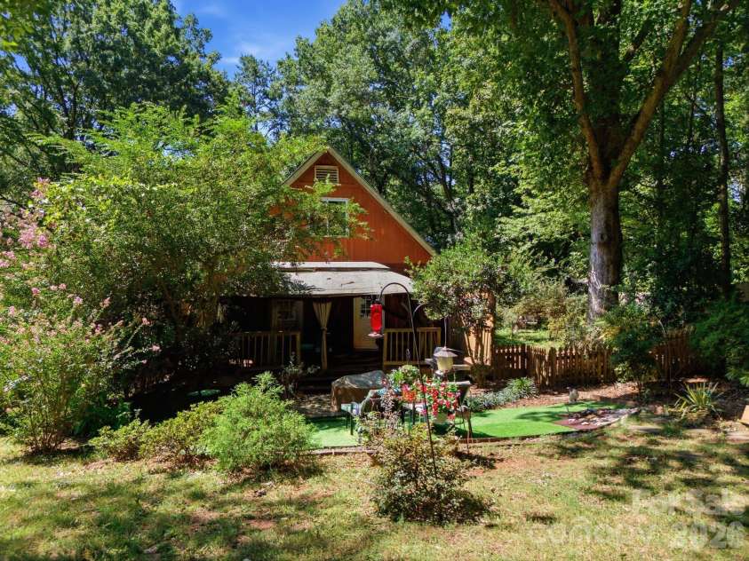 21235 Sandy Cove Road, Cornelius, NC 28031.  MLS# CAR4404400, YatesRealty ID 38254. 