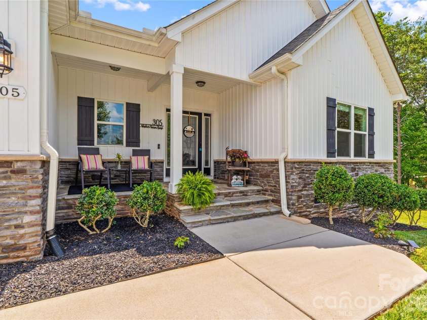 305 Absher Farm Loop, Statesville, NC 28625.  MLS# CAR4396326, YatesRealty ID 38255. 