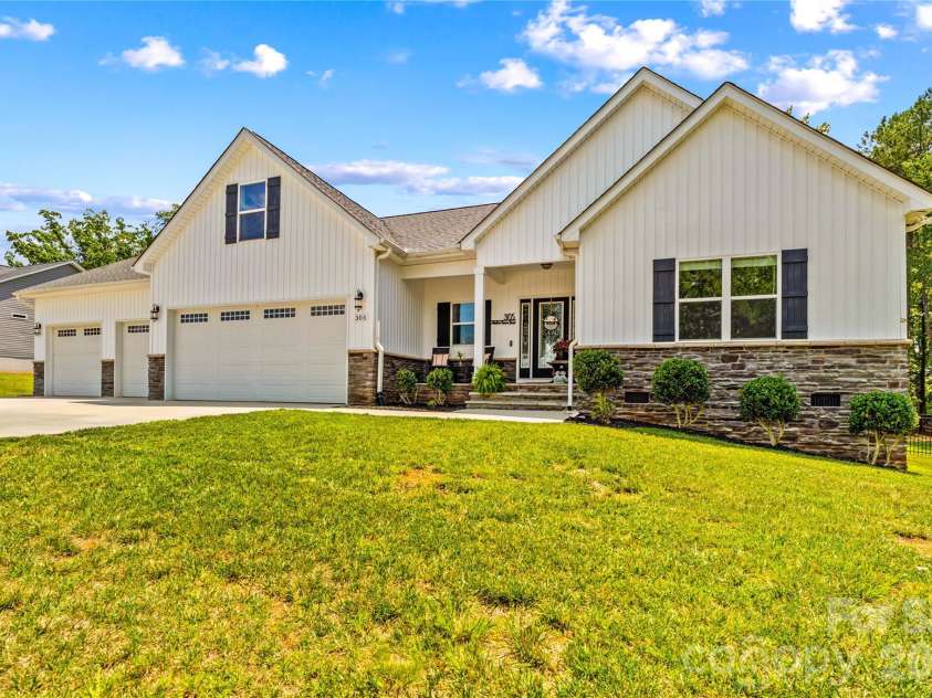 305 Absher Farm Loop, Statesville, NC 28625.  MLS# CAR4396326, YatesRealty ID 38255. 