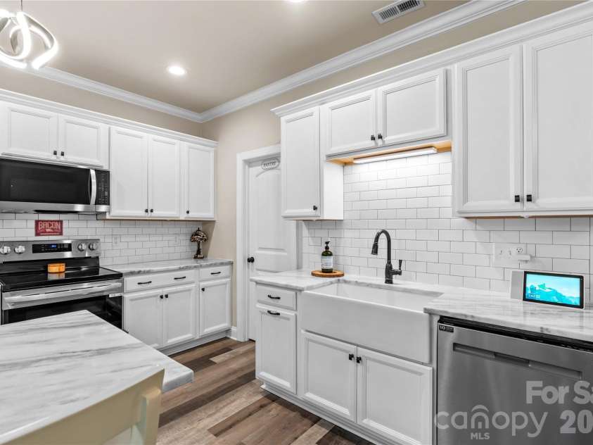 305 Absher Farm Loop, Statesville, NC 28625.  MLS# CAR4396326, YatesRealty ID 38255. 