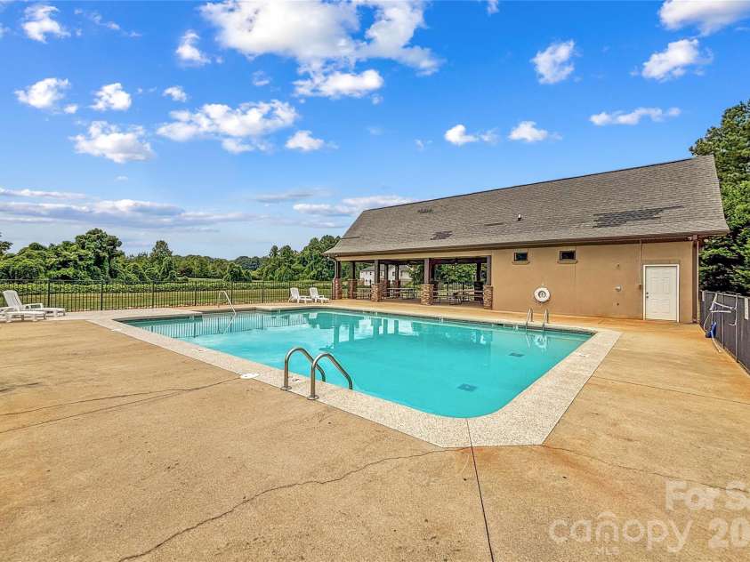 305 Absher Farm Loop, Statesville, NC 28625.  MLS# CAR4396326, YatesRealty ID 38255. 
