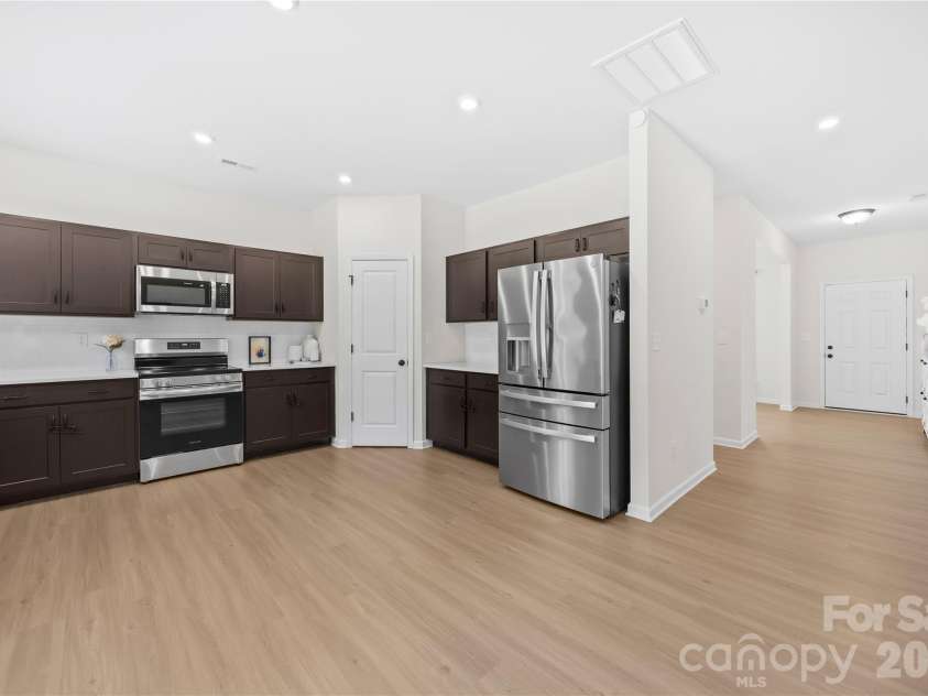 6230 Gala Lane, Charlotte, NC 28215.  MLS# CAR4393664, YatesRealty ID 38256. 