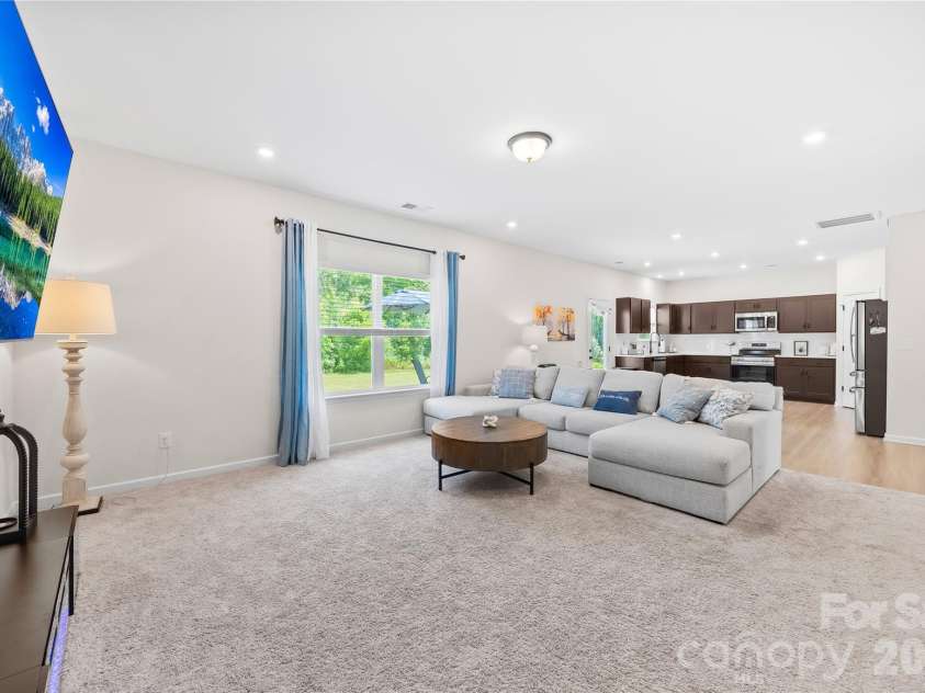 6230 Gala Lane, Charlotte, NC 28215.  MLS# CAR4393664, YatesRealty ID 38256. 
