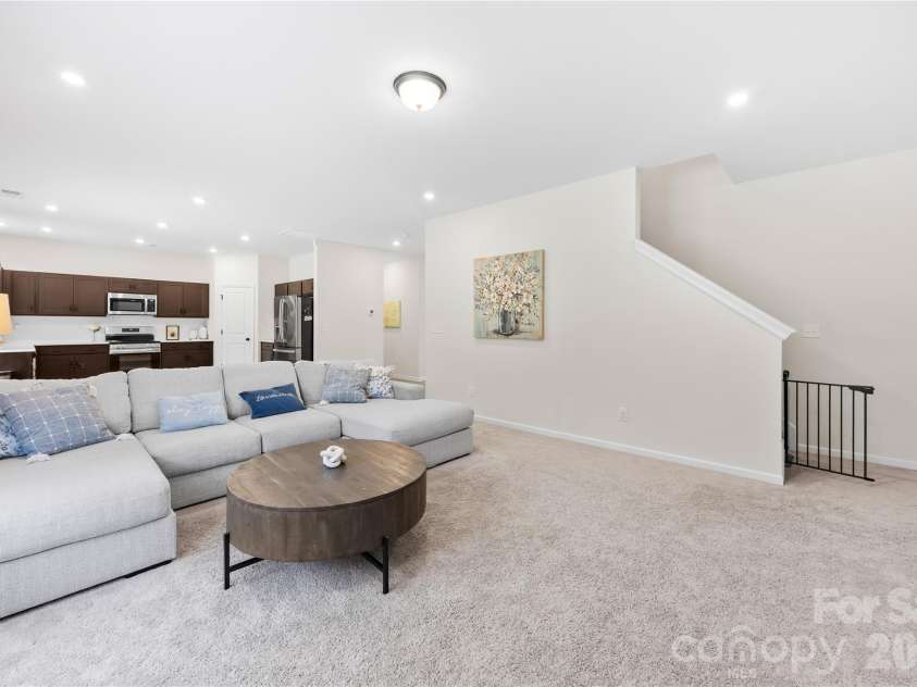 6230 Gala Lane, Charlotte, NC 28215.  MLS# CAR4393664, YatesRealty ID 38256. 