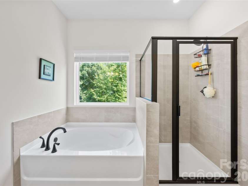 6230 Gala Lane, Charlotte, NC 28215.  MLS# CAR4393664, YatesRealty ID 38256. 