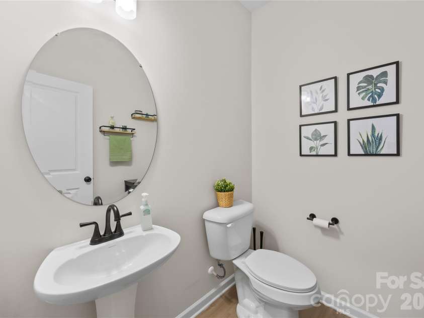 6230 Gala Lane, Charlotte, NC 28215.  MLS# CAR4393664, YatesRealty ID 38256. 