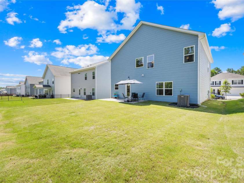 6230 Gala Lane, Charlotte, NC 28215.  MLS# CAR4393664, YatesRealty ID 38256. 