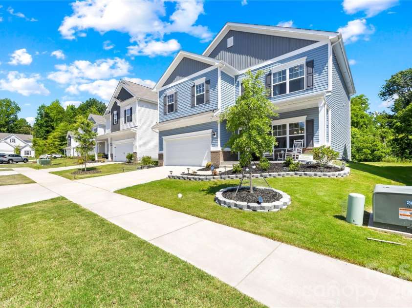 6230 Gala Lane, Charlotte, NC 28215.  MLS# CAR4393664, YatesRealty ID 38256. 