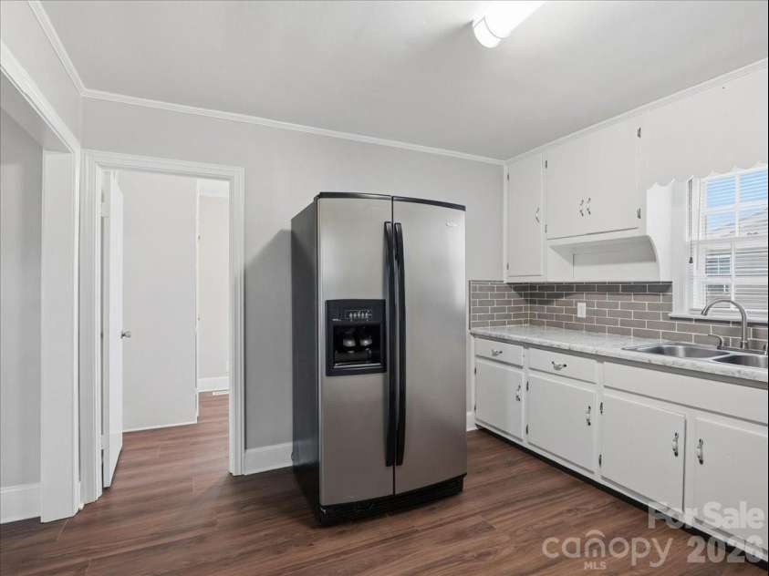 702 Rockwood Drive, Rock Hill, SC 29730.  MLS# CAR4364183, YatesRealty ID 38257. Refrigerator to convey