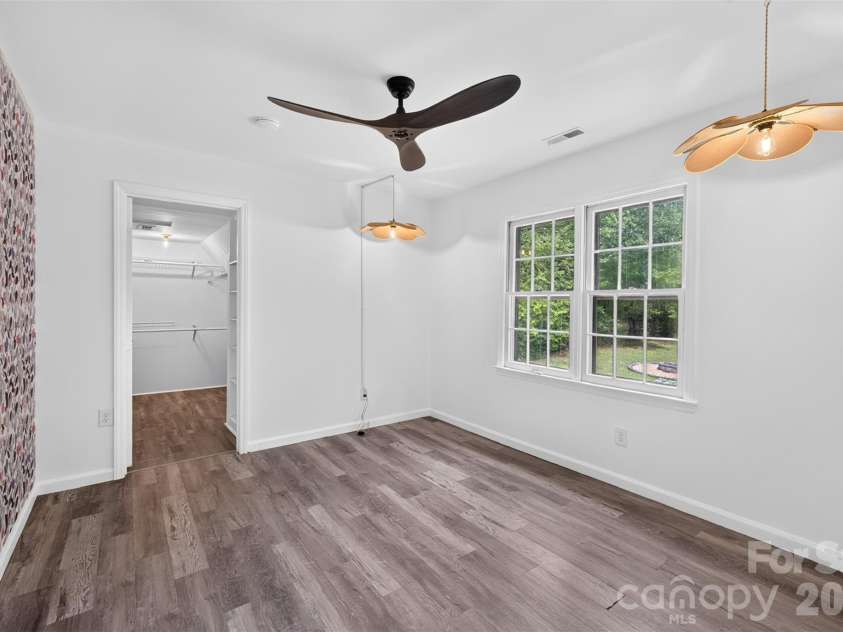 8055 Tifton Road, Charlotte, NC 28226.  MLS# CAR4403018, YatesRealty ID 38258. 