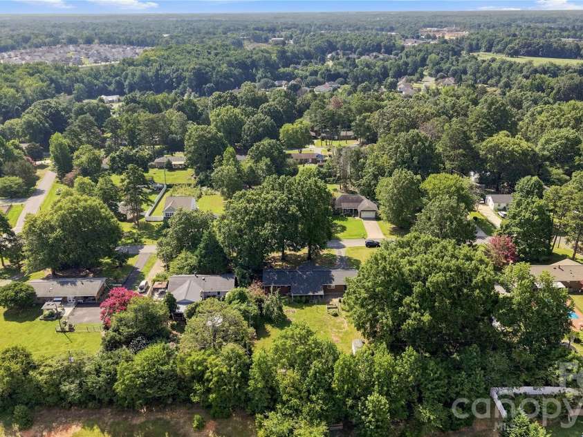 323 Meadowbrook Drive, Matthews, NC 28104.  MLS# CAR4403089, YatesRealty ID 38259. Arial
