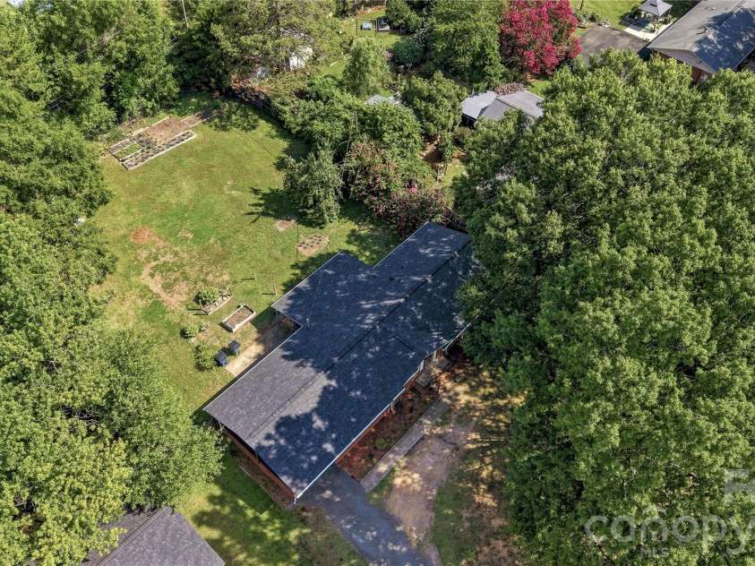323 Meadowbrook Drive, Matthews, NC 28104.  MLS# CAR4403089, YatesRealty ID 38259. Arial