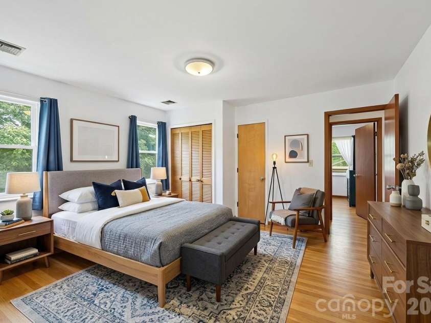 323 Meadowbrook Drive, Matthews, NC 28104.  MLS# CAR4403089, YatesRealty ID 38259. Primary Bed Room(Virtual Staging)