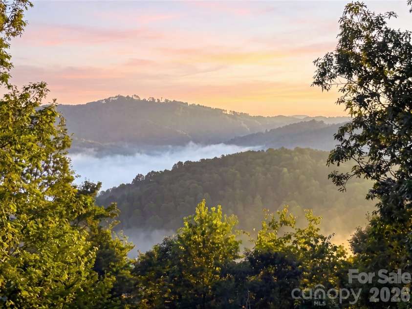 28 Secretariat Drive, Hendersonville, NC 28792.  MLS# CAR4404069, YatesRealty ID 38260. 