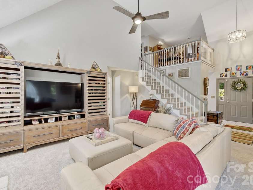 28 Secretariat Drive, Hendersonville, NC 28792.  MLS# CAR4404069, YatesRealty ID 38260. 