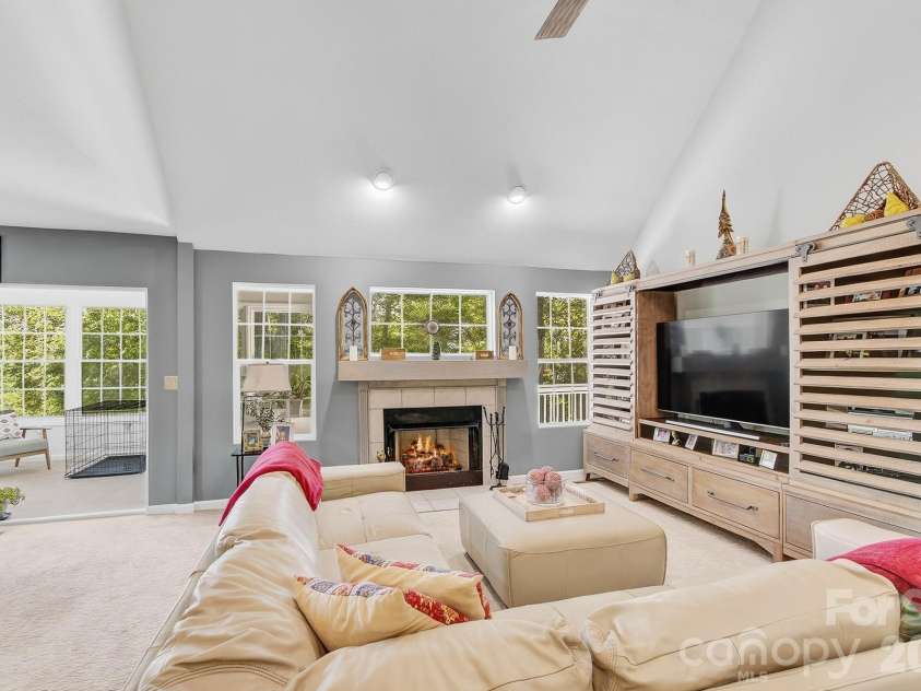 28 Secretariat Drive, Hendersonville, NC 28792.  MLS# CAR4404069, YatesRealty ID 38260. 
