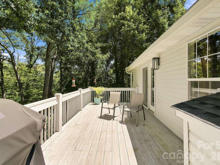 28 Secretariat Drive, Hendersonville, NC 28792.  MLS# CAR4404069, YatesRealty ID 38260. 