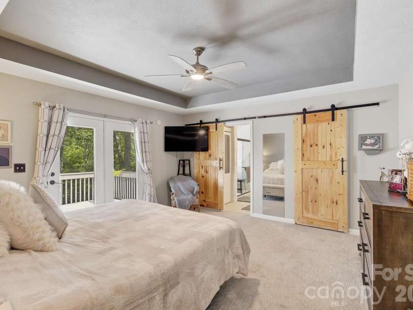 28 Secretariat Drive, Hendersonville, NC 28792.  MLS# CAR4404069, YatesRealty ID 38260. 